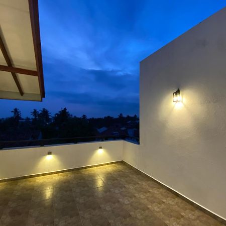 Srimadis Villa Near Airport - Negombo Extérieur photo
