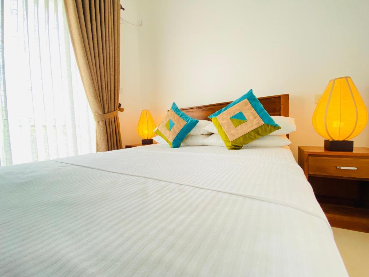 Srimadis Villa Near Airport - Negombo Extérieur photo