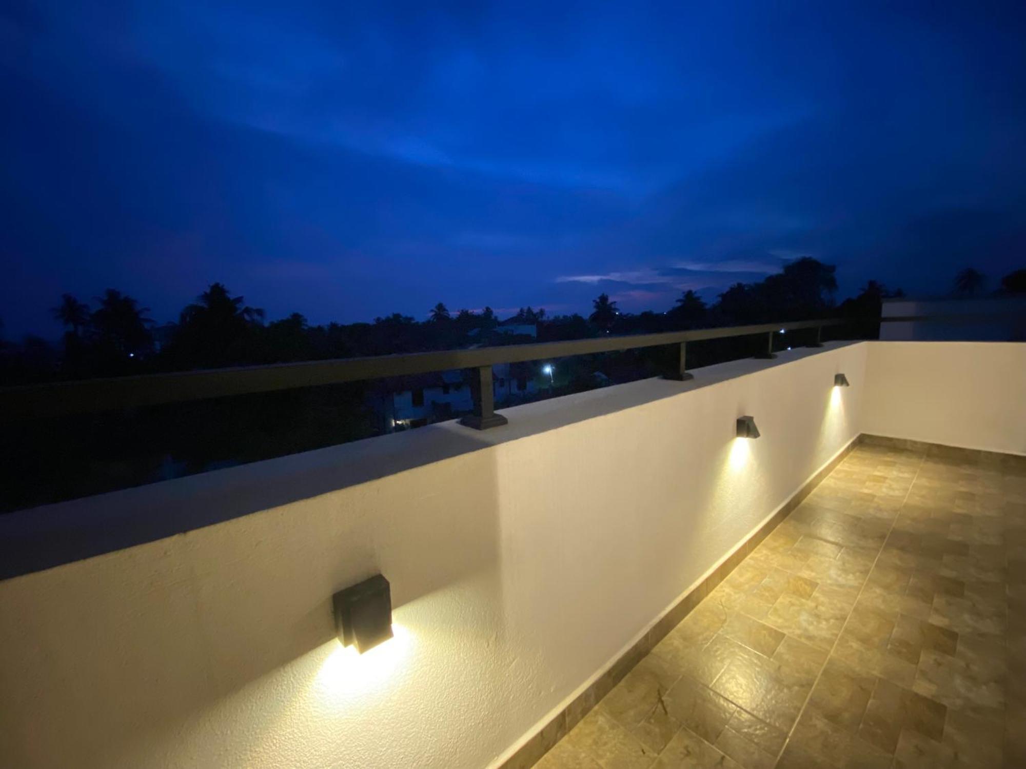 Srimadis Villa Near Airport - Negombo Extérieur photo